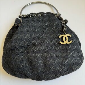 Authentic CHANEL Black Tweed Boucle Knitting Bag